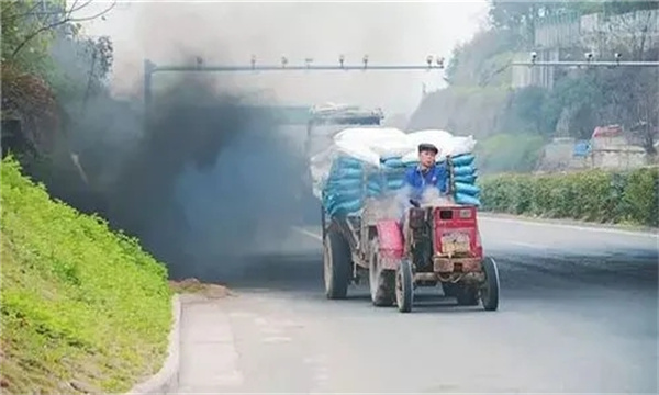 拖拉机排气管冒蓝烟是什么原因